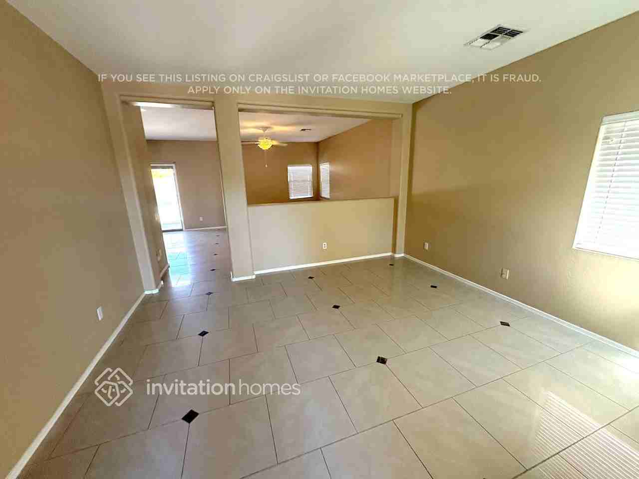 17272 W Marshall Ln - Photo 3 of 15