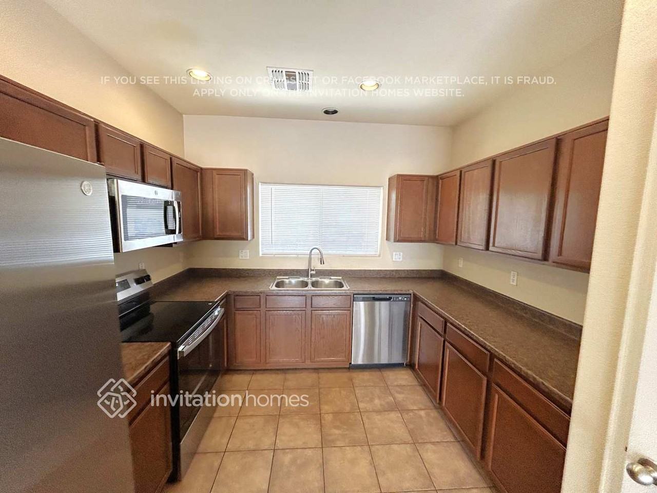6322 W Constance Way - Photo 5 of 20
