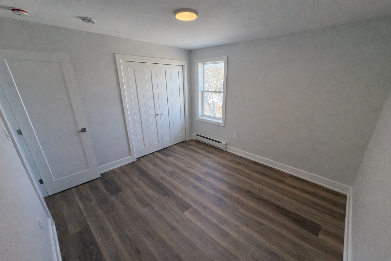 476 Division St - Photo 3 of 13