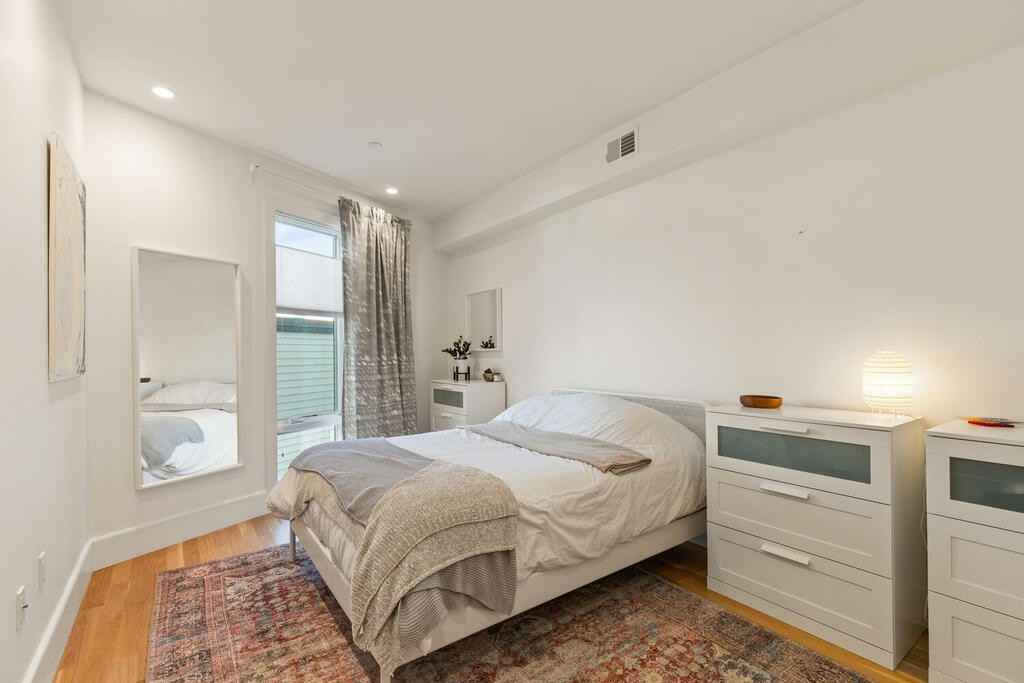 283 Old Colony Ave #3 - Photo 5 of 9