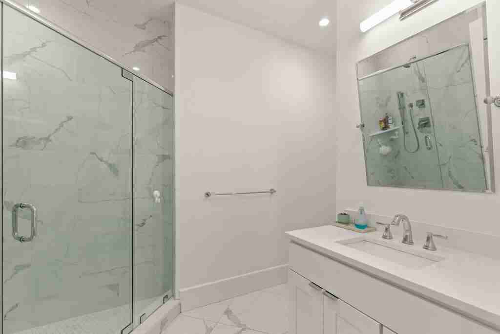 283 Old Colony Ave #3 - Photo 6 of 9