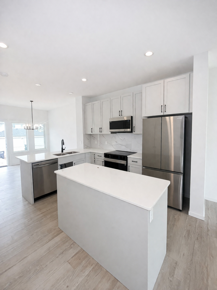 Spacious 3 Bedroom Home in Chapelle Area - Photo 3 of 15