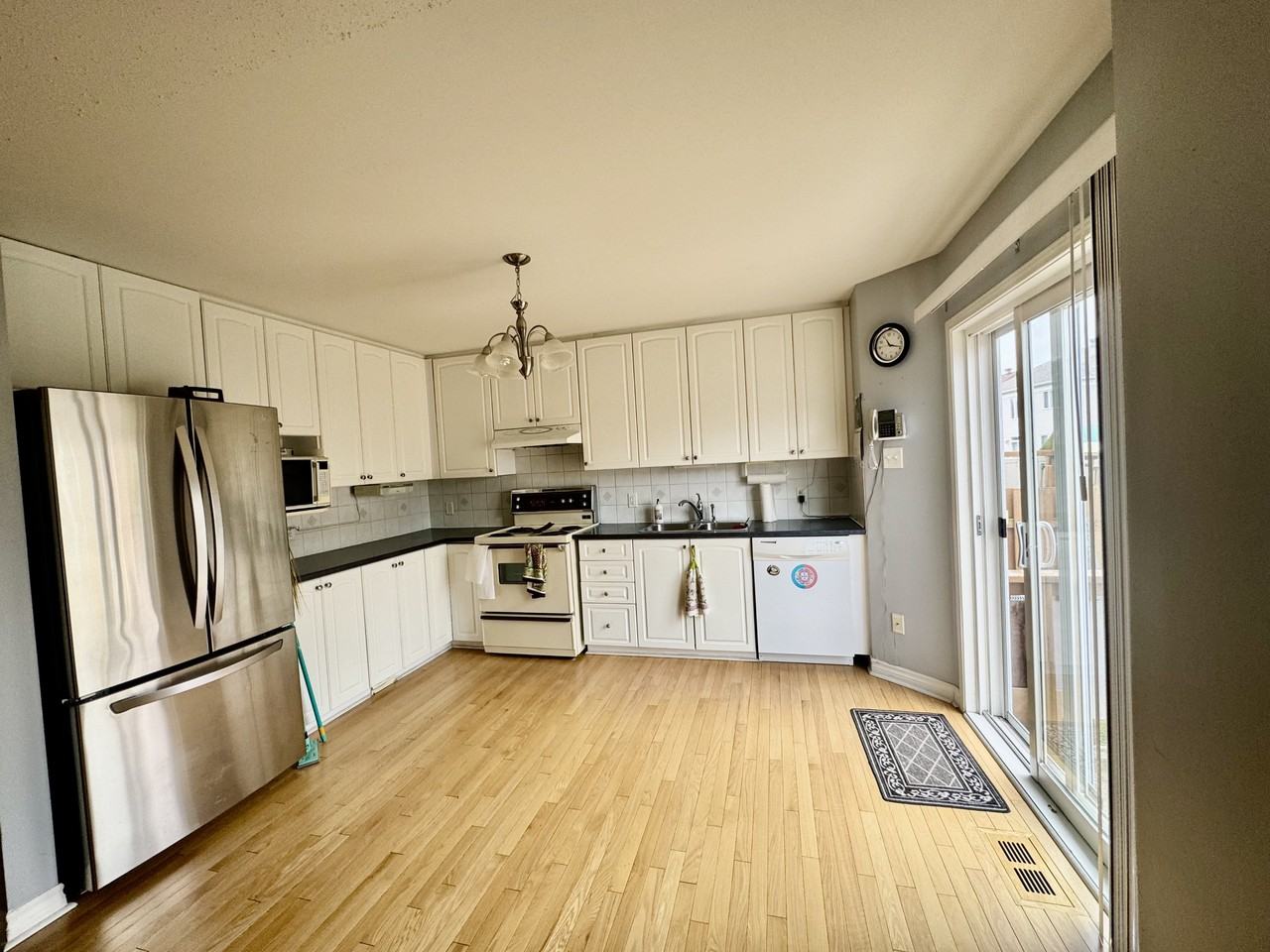 618 Beatrice Dr - Photo 4 of 18