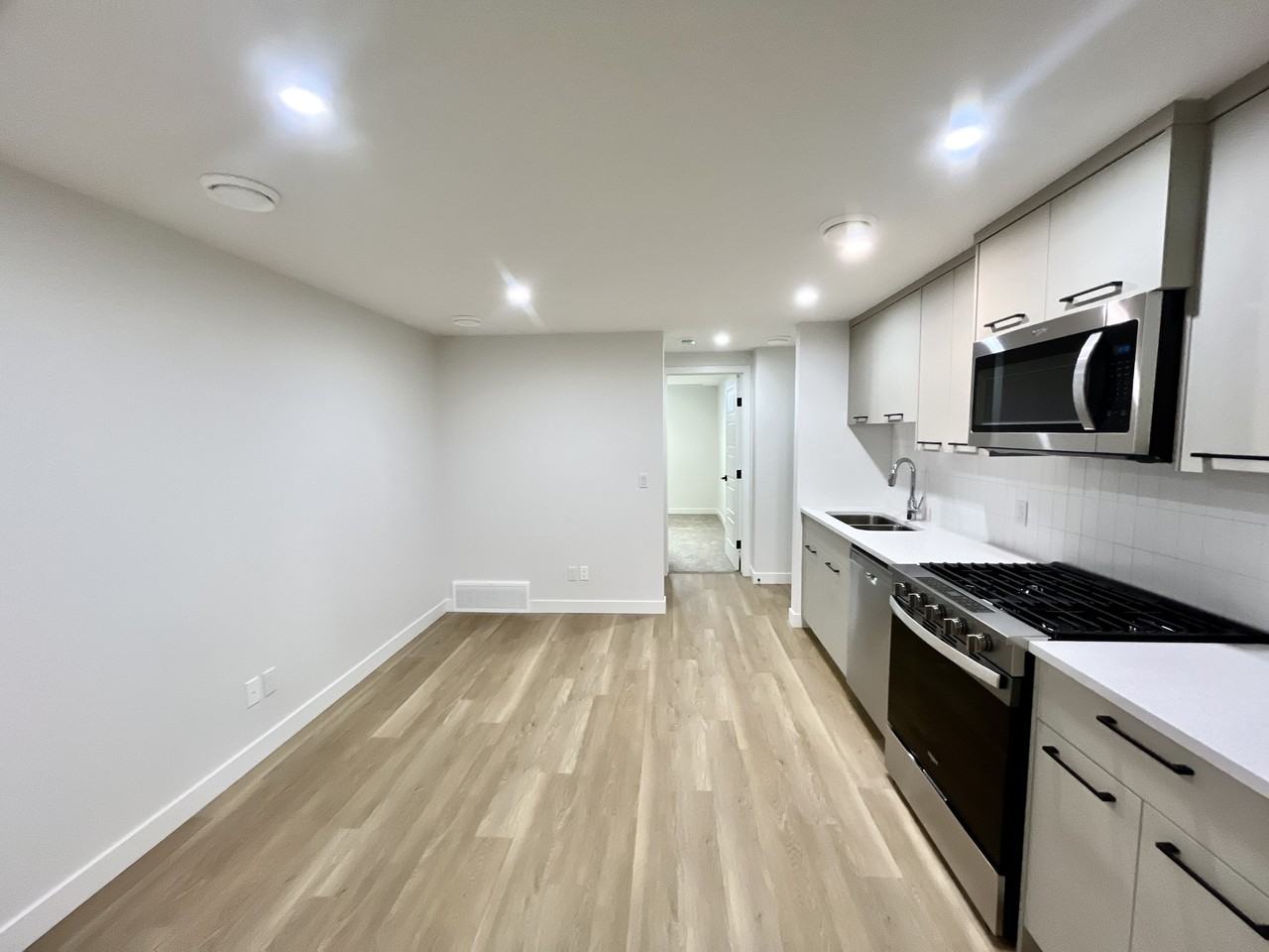 500 Paterson Way Sw - Photo 3 of 13