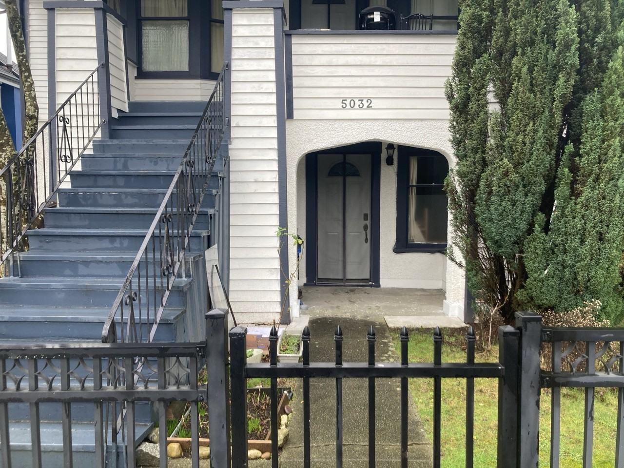 5032 Fraser St - Photo 3 of 27