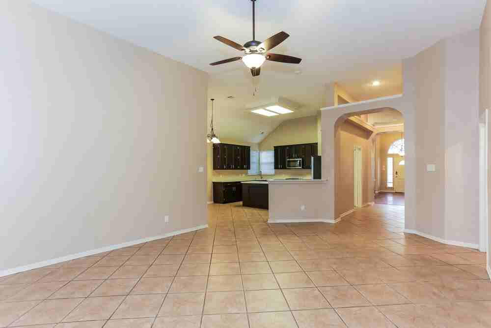 1510 Lost Creek Dr - Photo 4 of 16