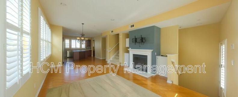 2736 Cabrillo Ave - Photo 3 of 19