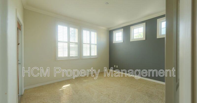 2736 Cabrillo Ave - Photo 7 of 19