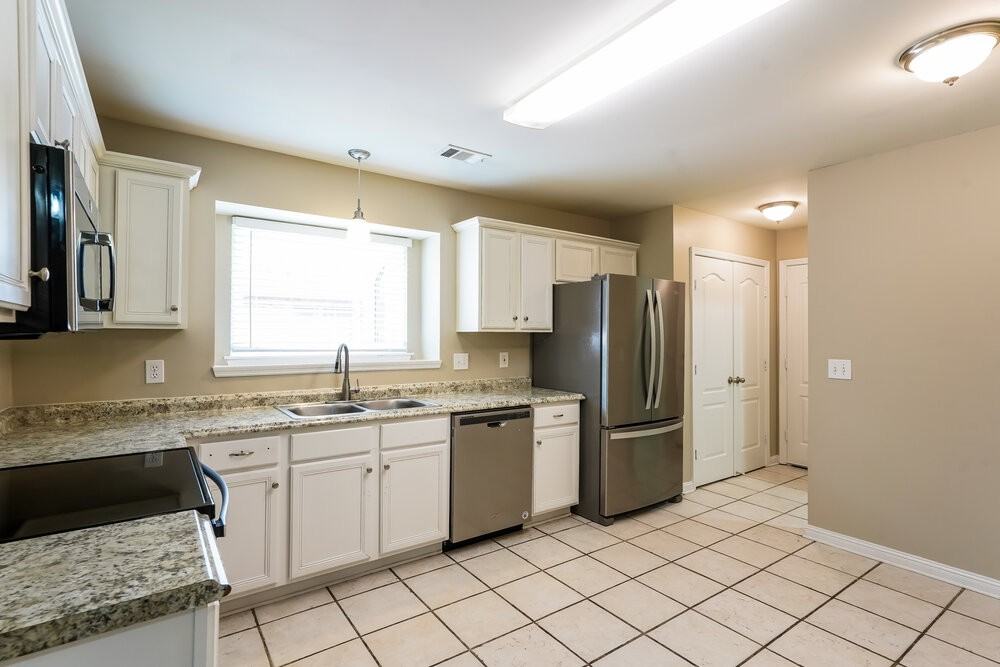 5033 Singing Hills Dr - Photo 7 of 16