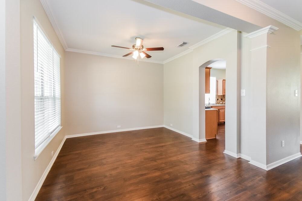 6176 Galloway Ln - Photo 4 of 17