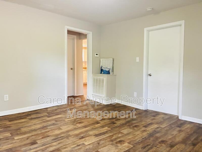 202 W Sullivan St - Photo 4 of 15