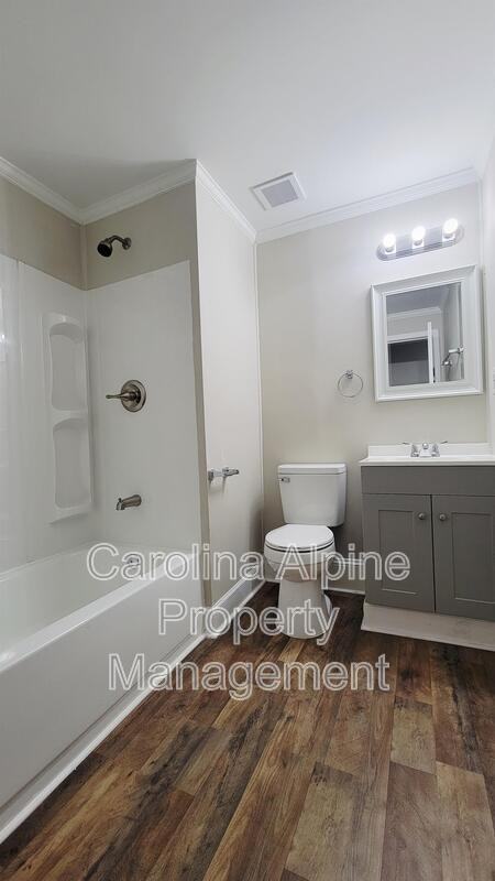 421 Carolina Ave - Photo 4 of 10