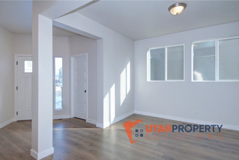 4693 W Daisy Ln - Photo 3 of 35