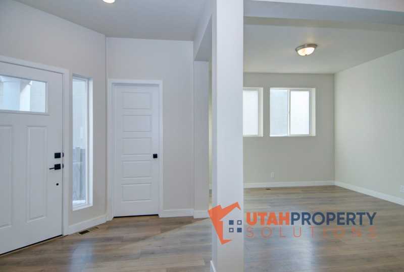 4693 W Daisy Ln - Photo 5 of 35