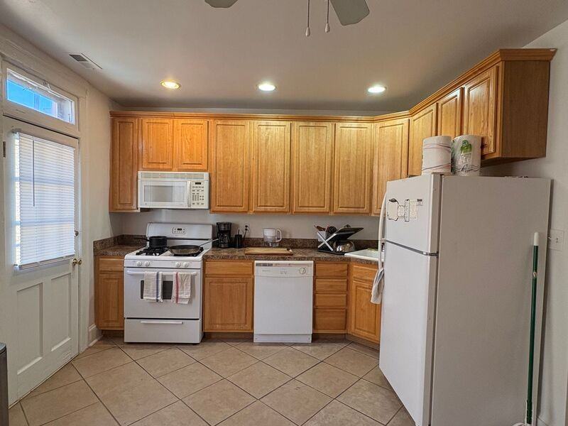 3025 N Calvert St #3027E6 - Photo 7 of 20