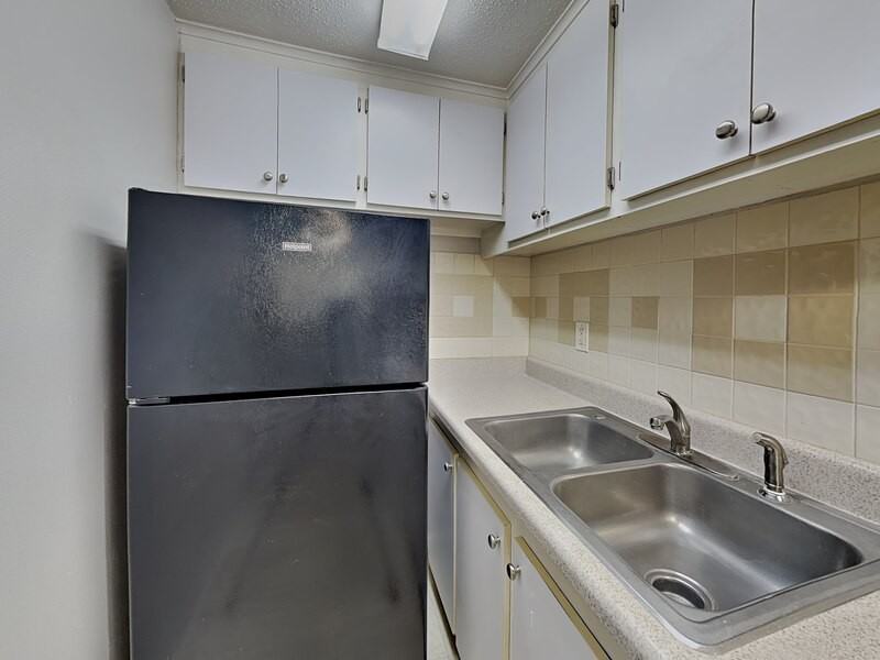 9610 N 12th St #B - Photo 2 of 12