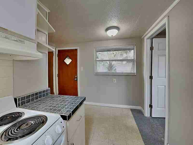 9610 N 12th St #B - Photo 3 of 12