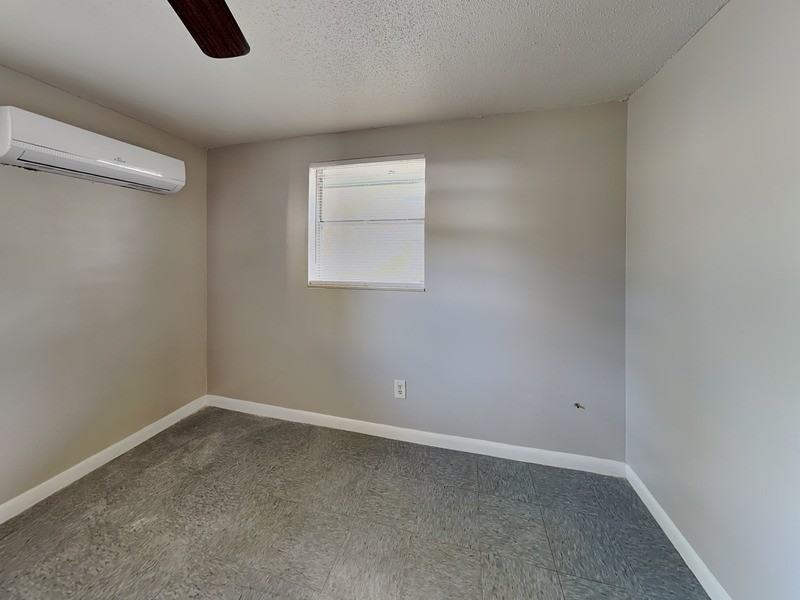 9610 N 12th St #B - Photo 7 of 12