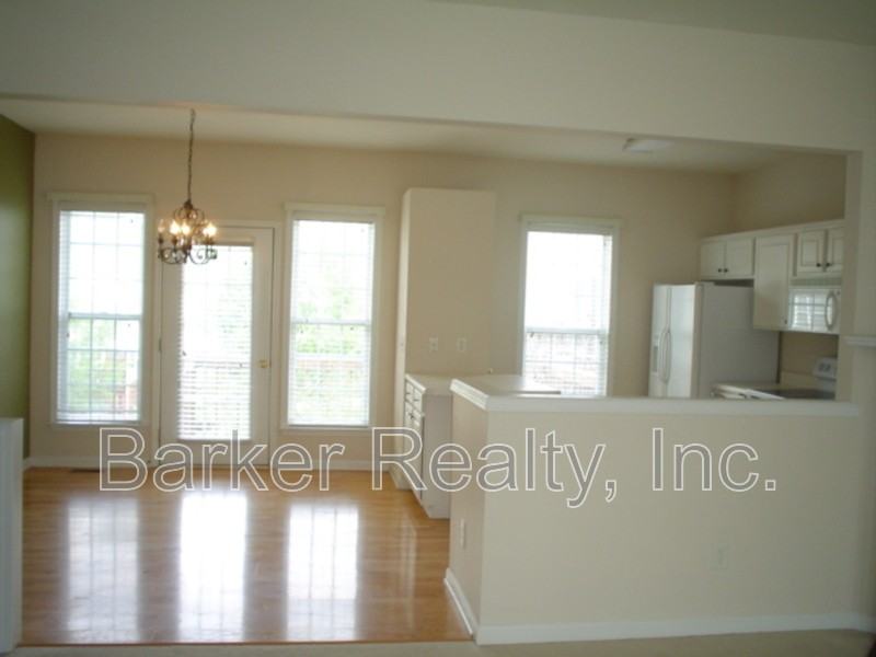 7100 Proctor Hill Dr - Photo 4 of 13