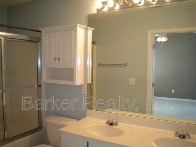 7100 Proctor Hill Dr - Photo 6 of 13