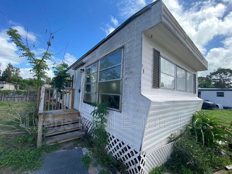 7838 Ebson Dr - Photo 2 of 8