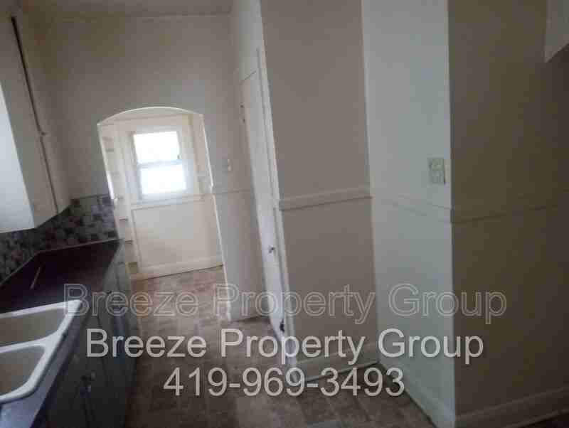 2920 Elm St - Photo 5 of 9