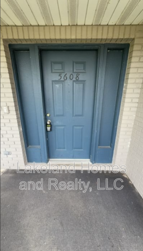 5608 Lake Fox Cir - Photo 3 of 26