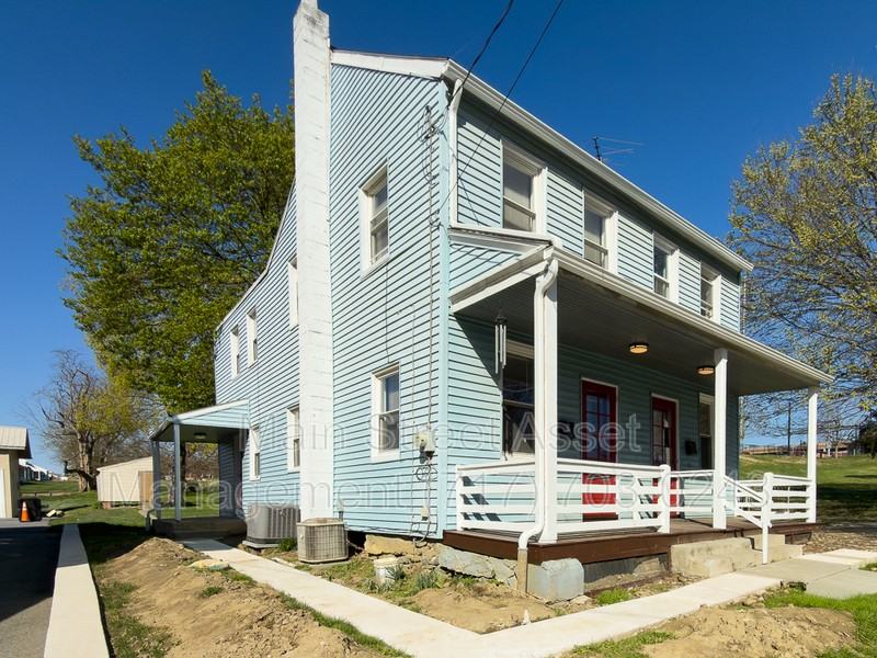 127 N Prince St - Photo 3 of 28