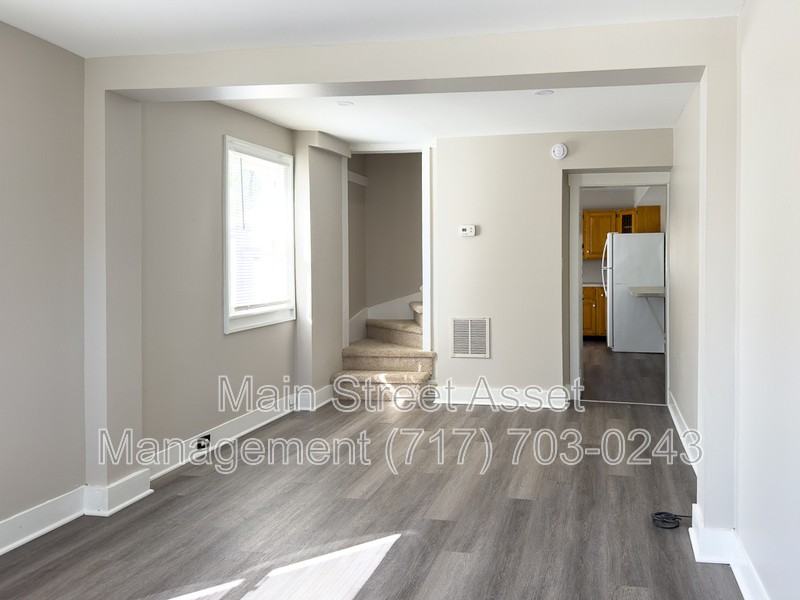 127 N Prince St - Photo 5 of 28