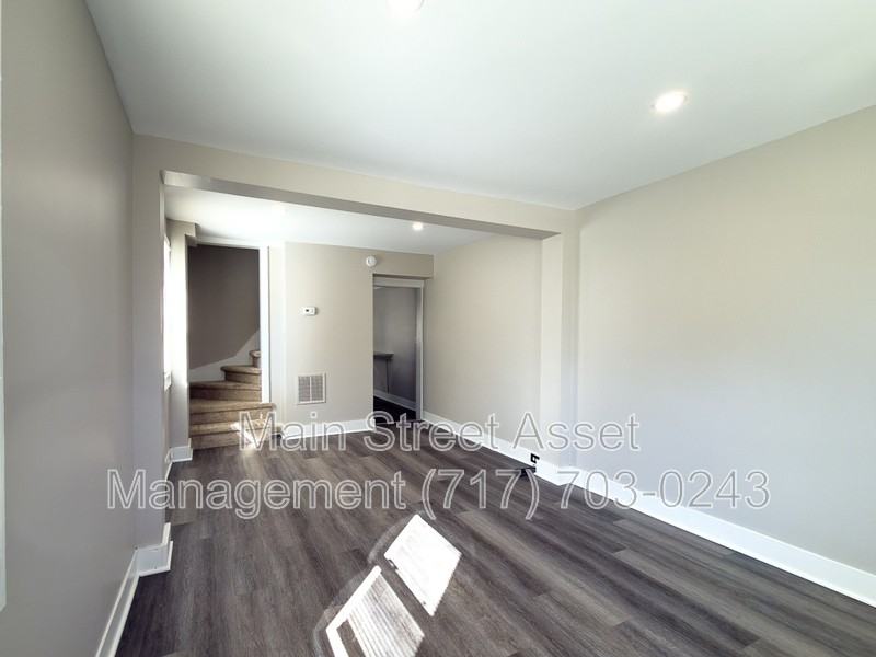 127 N Prince St - Photo 7 of 28