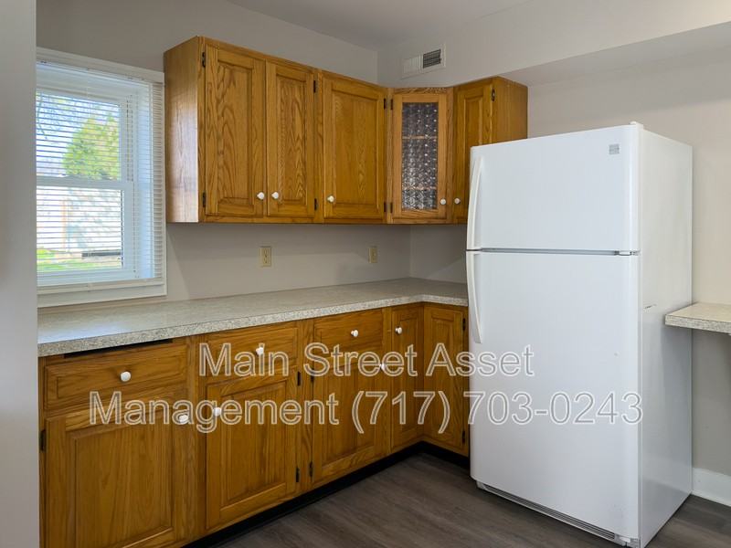 127 N Prince St - Photo 3 of 28