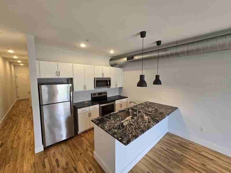 805 W Cary St #216 - Photo 4 of 16