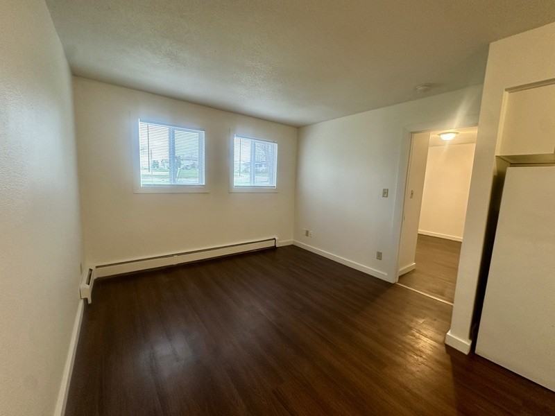 1485 Meadowview Dr #4 - Photo 2 of 12