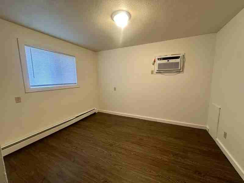 1485 Meadowview Dr #4 - Photo 6 of 12