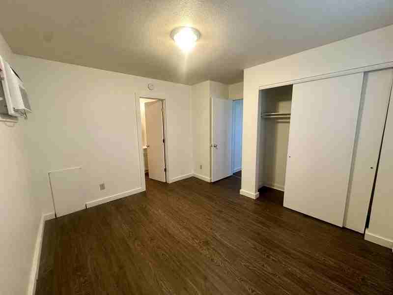 1485 Meadowview Dr #4 - Photo 7 of 12