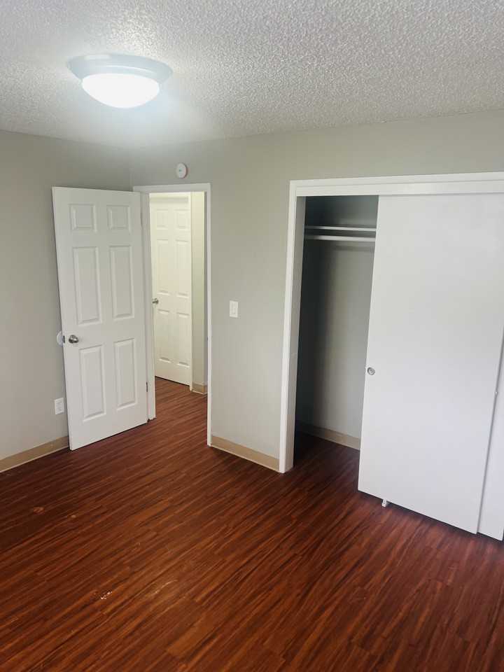 Lakeland Heights - Photo 6 of 11