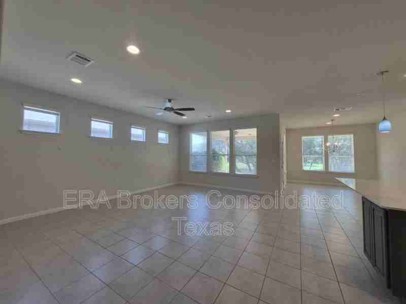 108 Calhoun Ln - Photo 3 of 6