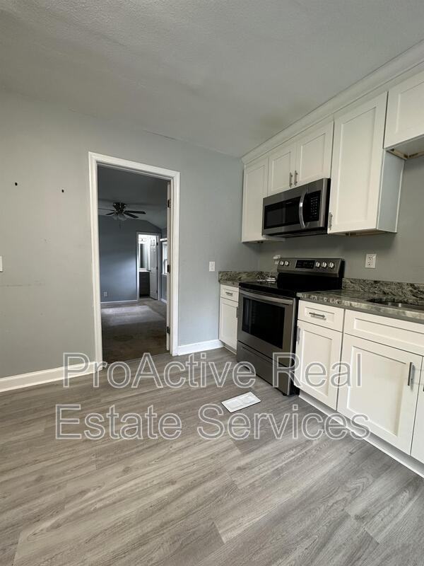 3301 Vimy Ridge Ave - Photo 5 of 13
