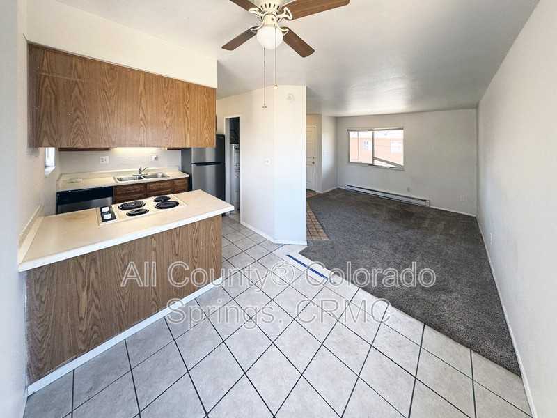 2232 N Weber St #E - Photo 3 of 16