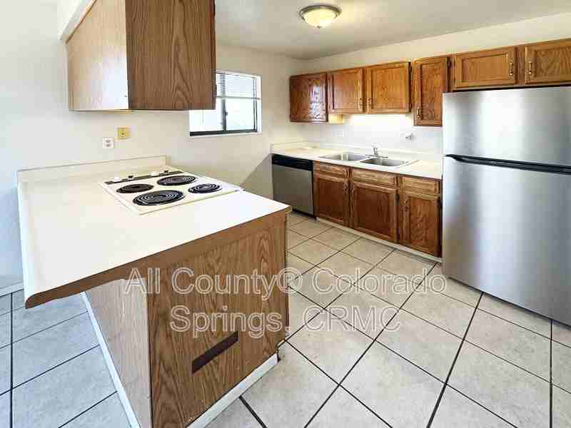 2232 N Weber St #E - Photo 5 of 16