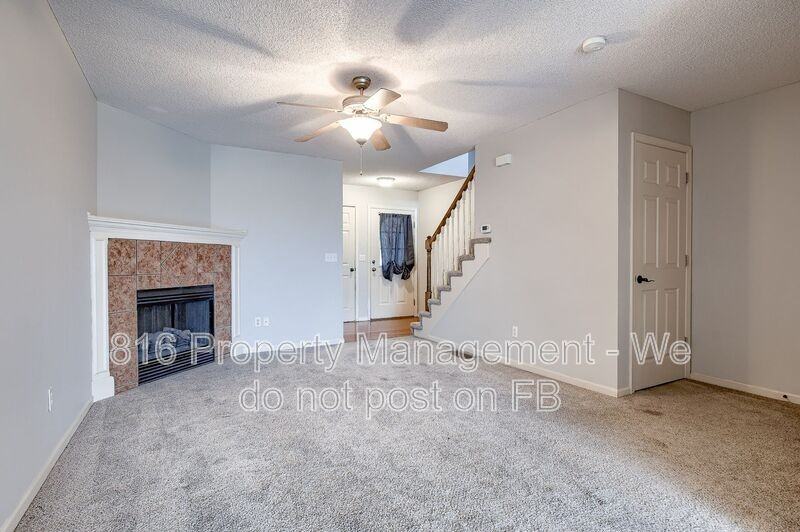 5526 N Broadway St - Photo 2 of 24