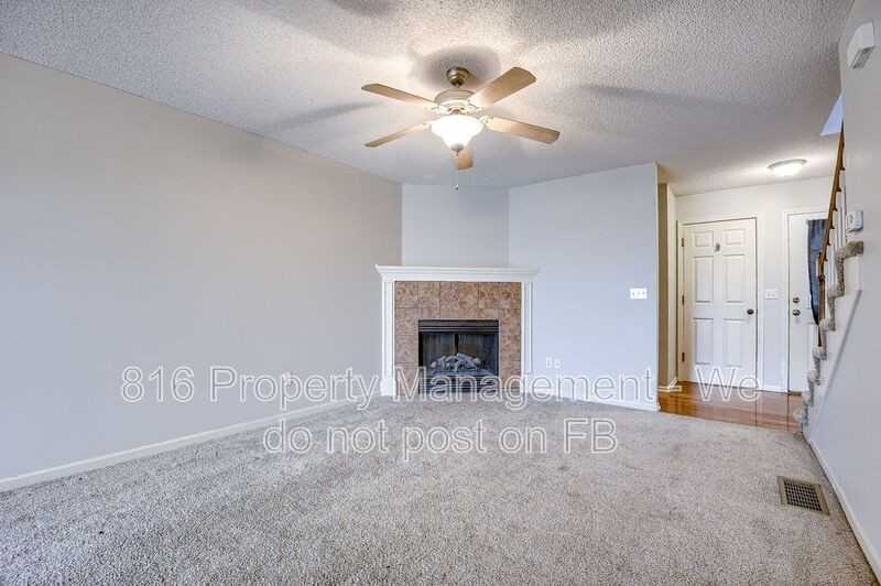 5526 N Broadway St - Photo 3 of 24