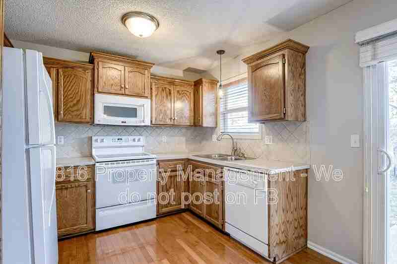 5526 N Broadway St - Photo 7 of 24