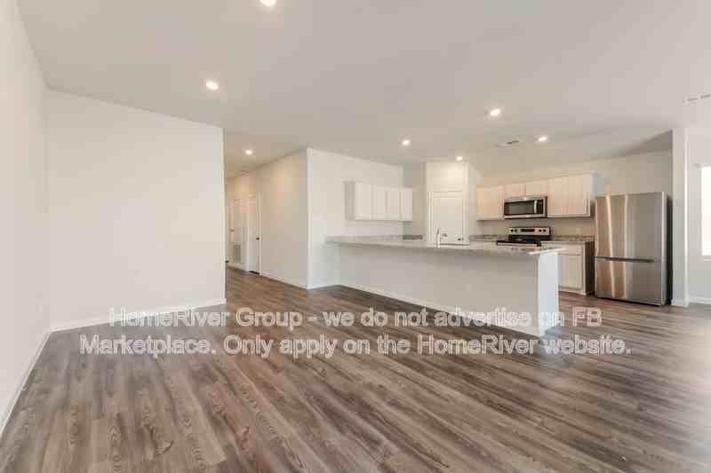 500 Jameson St - Photo 5 of 24