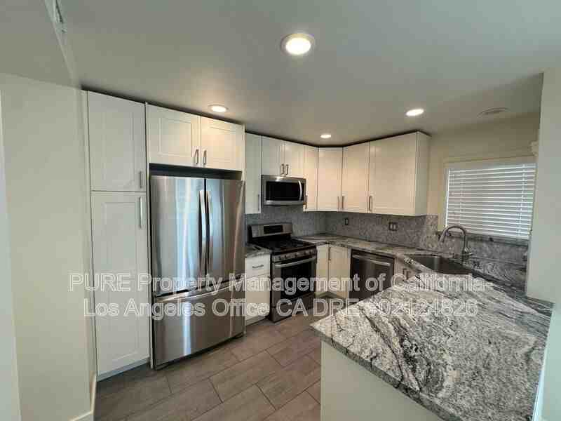 2330 Oak St #5 - Photo 7 of 17