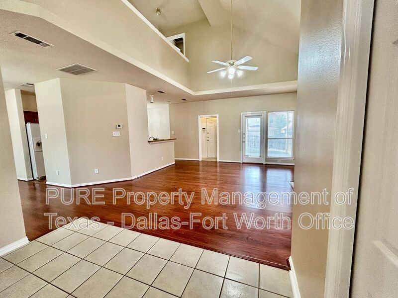 1349 Riley Dr - Photo 7 of 38