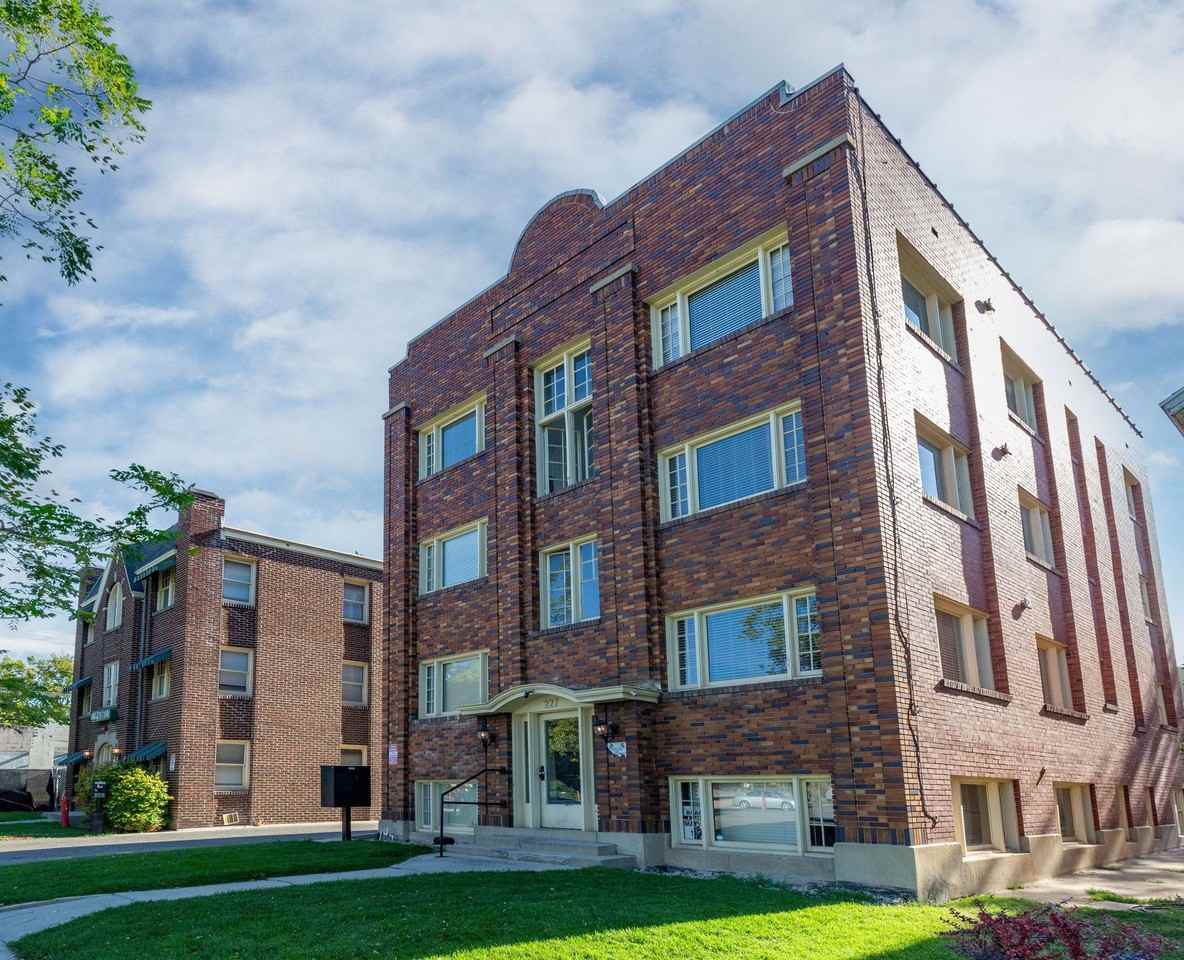 Bigelow Chapman Apartments - Photo 3 of 27