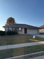 841 S Hazelnut Ave - Photo 1 of 1