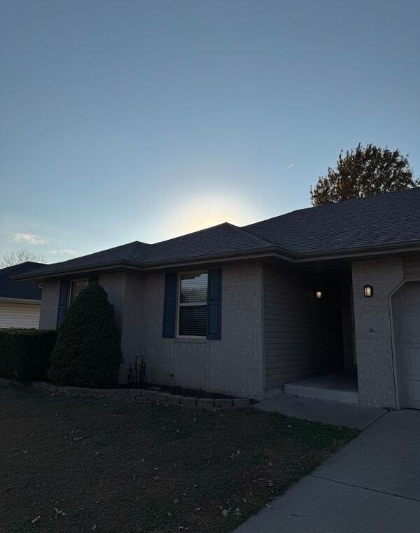 841 S Hazelnut Ave - Photo 3 of 22