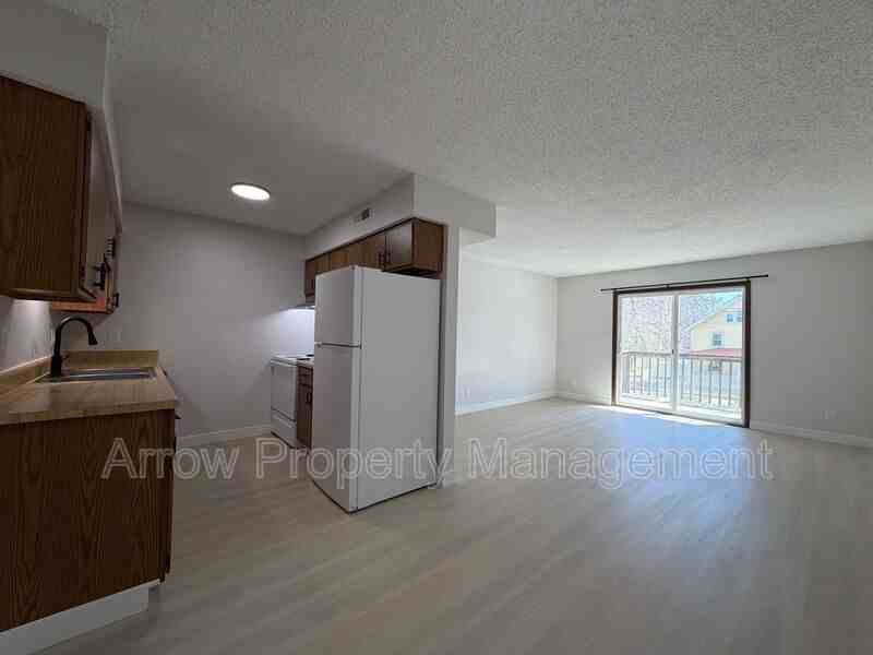 539 N 24th St #17 - Photo 2 of 11